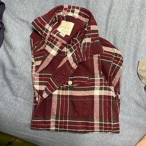 Men’s American eagle flannel size medium. Maroon. Lightly used.